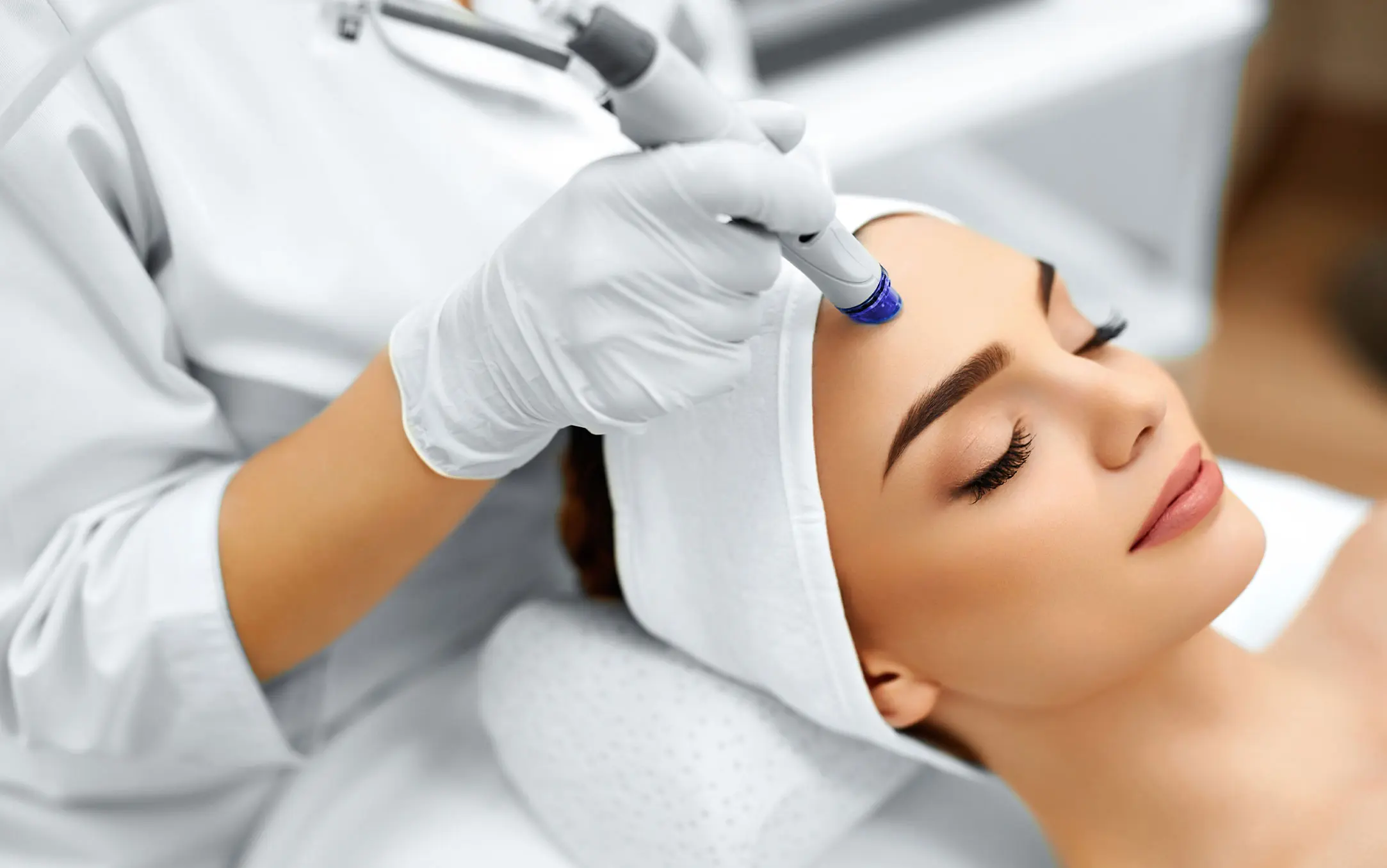 What Is Collagen Lift Therapy and How Can It Help Ageing, Loose Skin Goadby?